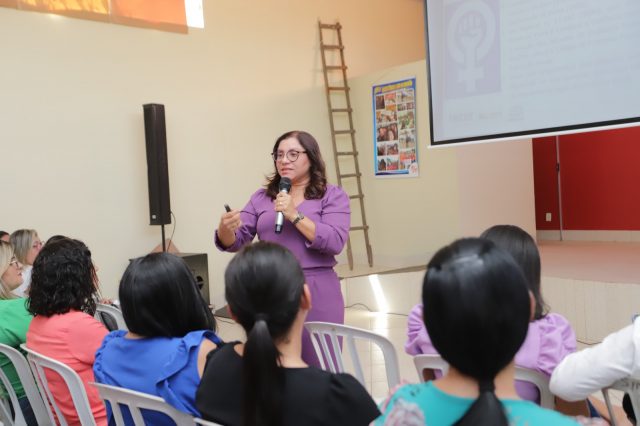 Profissionais da educação recebem capacitação sobre a Lei Maria da Penha para identificar e combater a violência no ambiente escolar
