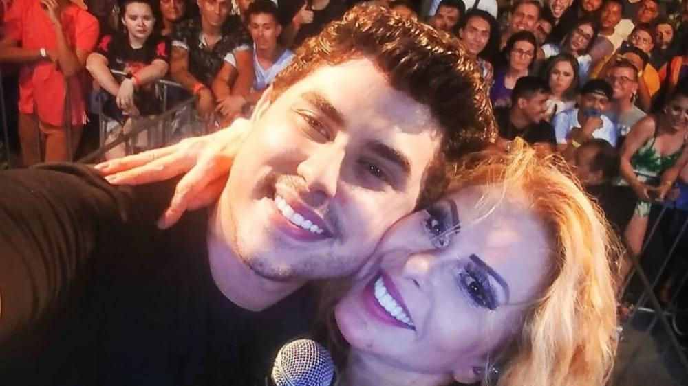 Cearense que faz cover de Joelma viraliza vídeo ao som de ‘Eu vou tomar um tacacá’; assista