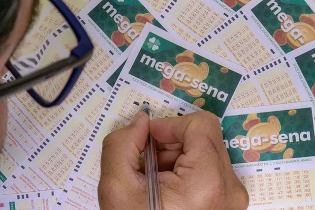Ninguém acerta sorteio e Mega-Sena acumula para R$ 38 milhões