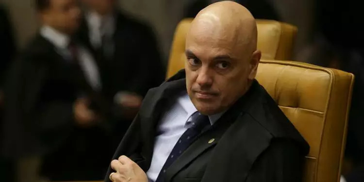Moraes vota pela condenação de mais 15 réus por atos antidemocráticos, incluindo marido e mulher