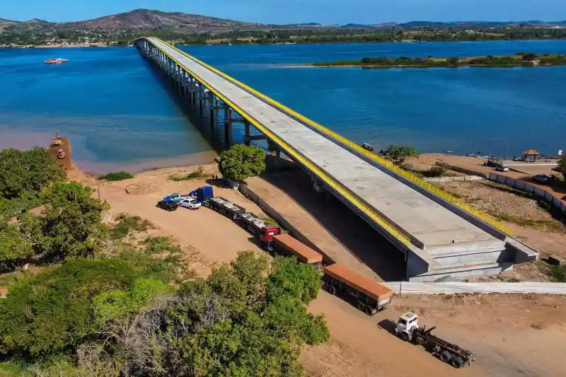 Ponte sobre o Rio Araguaia, na divisa com o Tocantins, ultrapassa 99% de execução