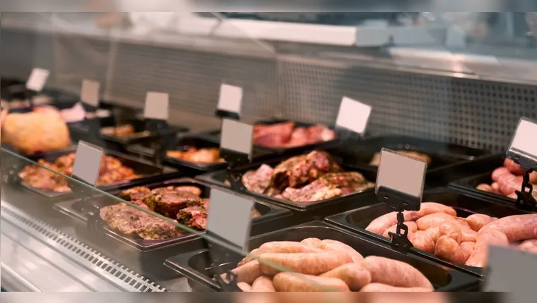 Carnes e queijos são mantidos na cesta básica em reforma