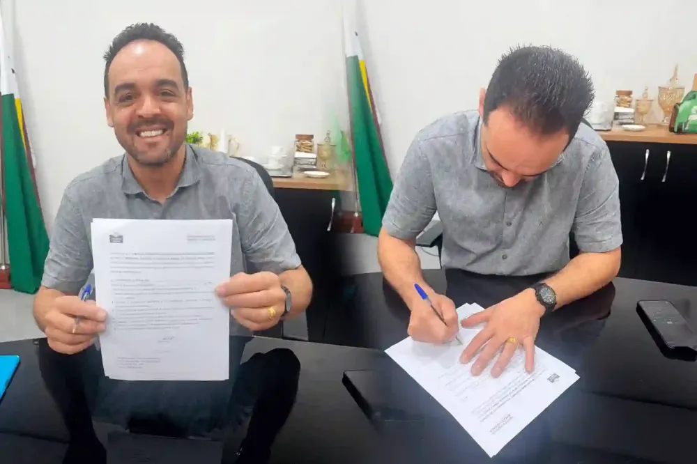 Prefeito de Parauapebas assina adesão ao Programa Prefeitas e Prefeitos Amigos da Criança