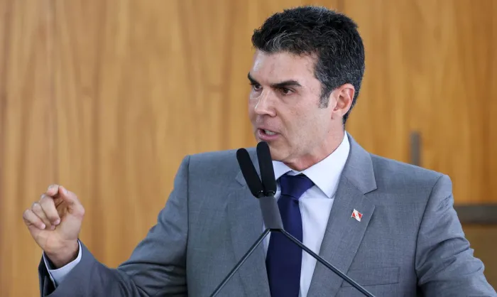 Governador decide revogar nova lei sobre ensino no Pará