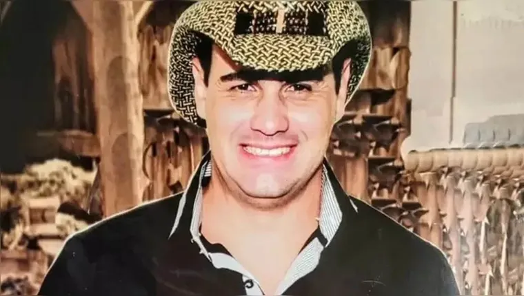 Saiba quem é o cantor sertanejo que morreu prensado por ônibus