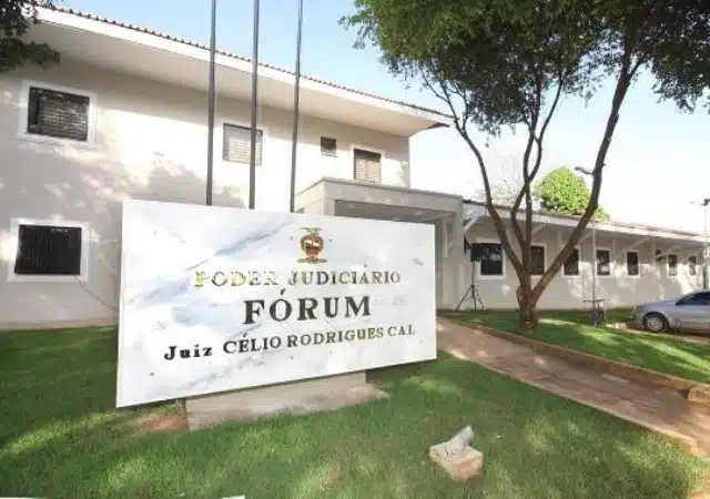 Decisão judicial sobre contratação de servidores em Parauapebas gera impasse