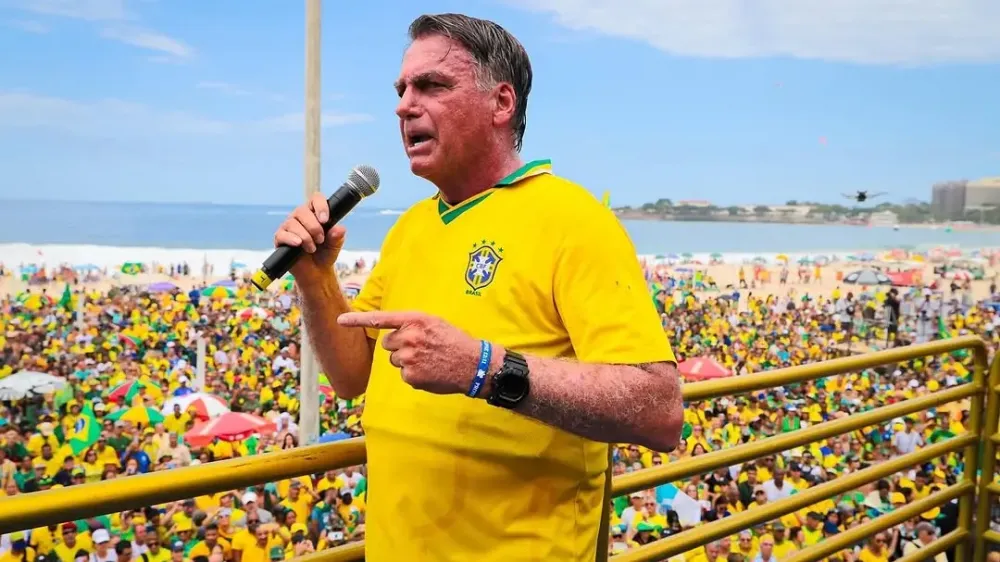 PMRJ contabiliza 400 mil pessoas em ato convocado por Bolsonaro no Rio