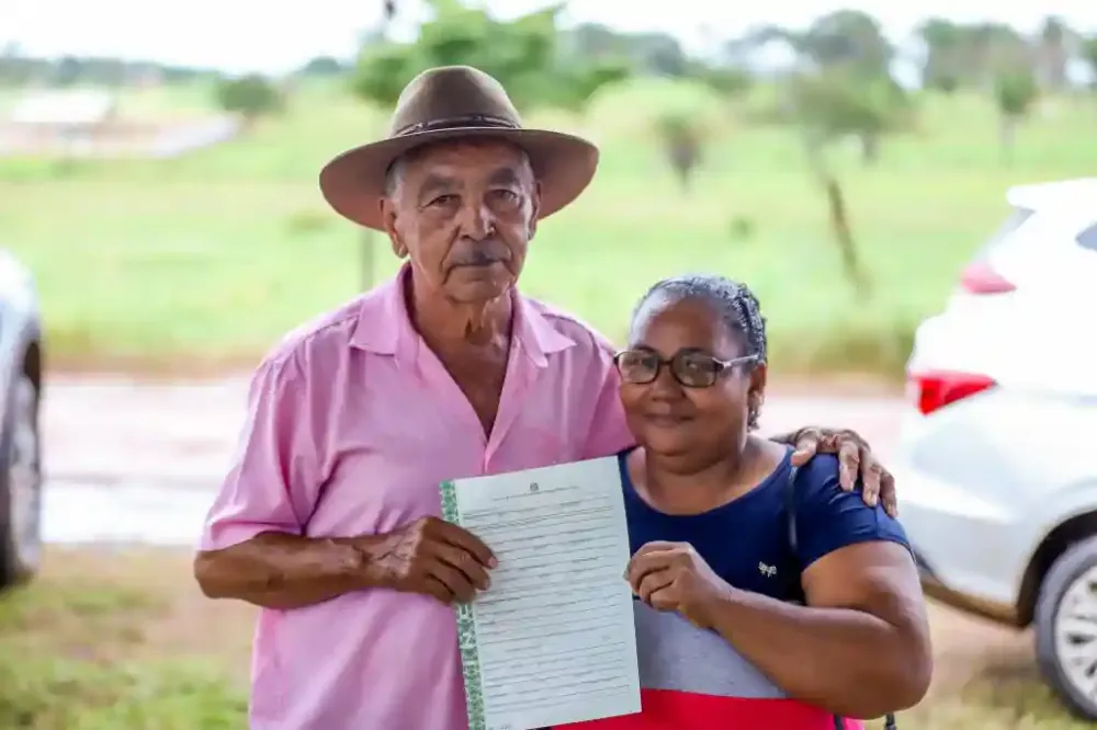 Produtores rurais recebem títulos de regularização fundiária rural em Canaã dos Carajás