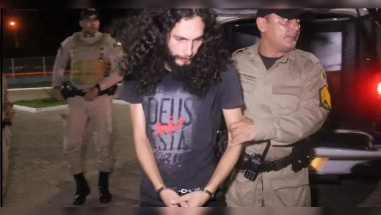 Professor é preso após enganar alunas com 'chá de sêmen'