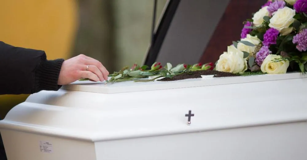 Luto familiar: licença nojo poderá ter duração de oito dias