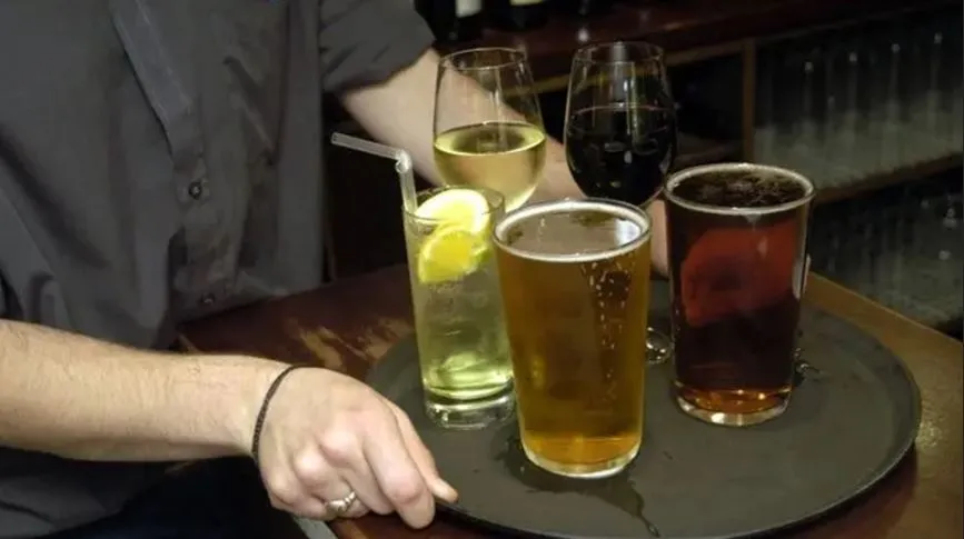 Contaminação por metanol: como saber se sua bebida foi alterada