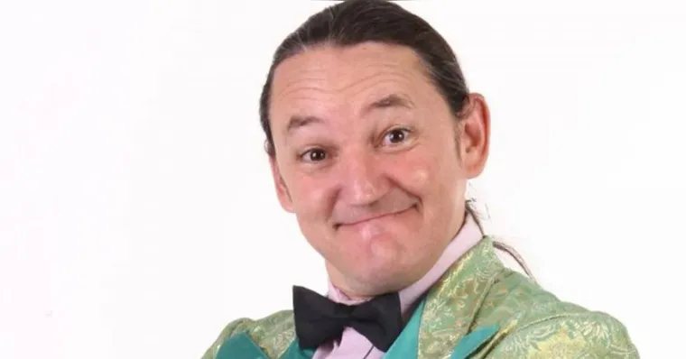 Com o impacto da queda, teve ferimentos no rosto e sofreu uma fratura na costela. | Foto: Divulgação