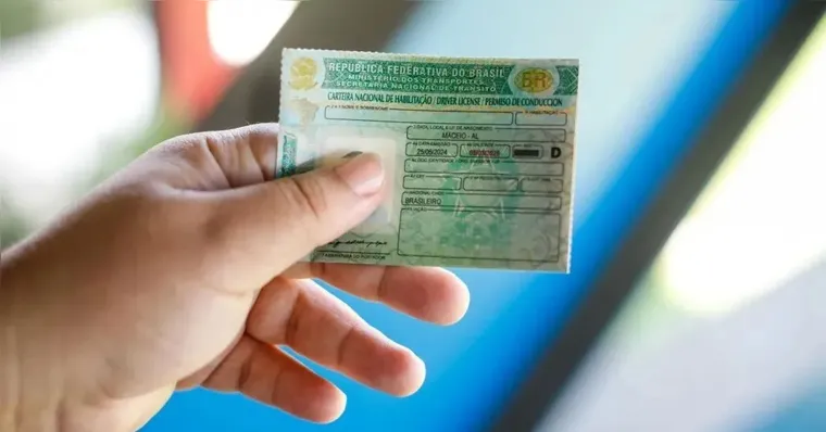 CNH B permitirá dirigir veículos mais pesados; entenda a mudança