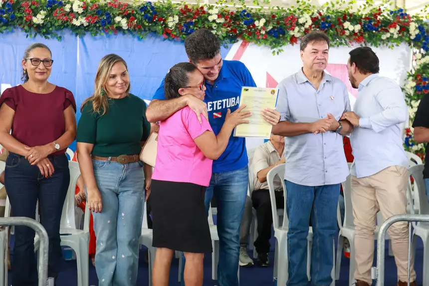 Pará avança na regularização fundiária com entrega de 500 títulos em Abaetetuba