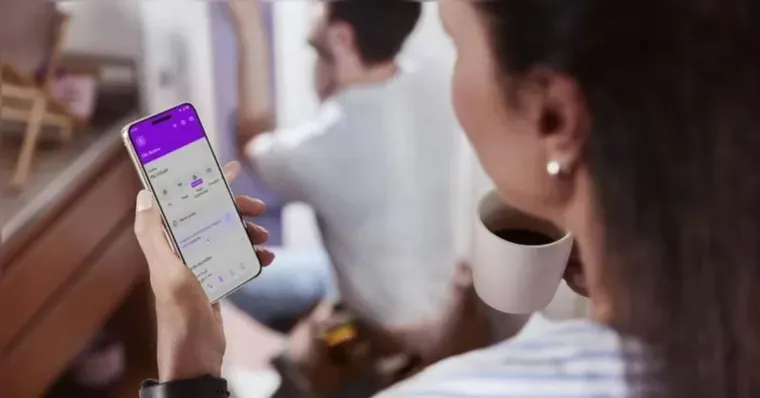 Nubank emite comunicado a todos os clientes que sacam dinheiro