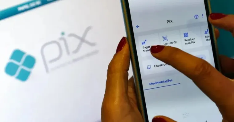 Novo golpe clona mensagens no WhatsApp para desviar Pix