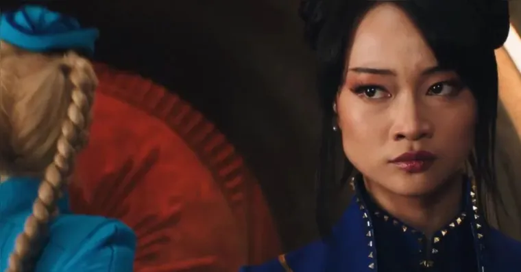 A história se passa em 1999 e acompanha os lutadores do game clássico. | Divulgação