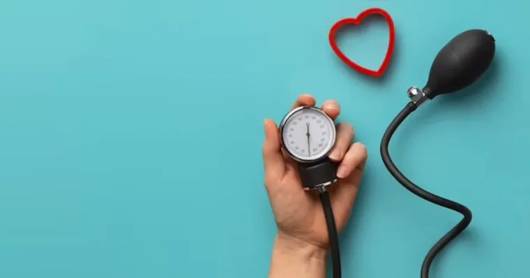 Neste domingo (17), é lembrado o Dia Mundial da Hipertensão, como conscientização para os cuidados com a pressão arterial. | (Freepik)