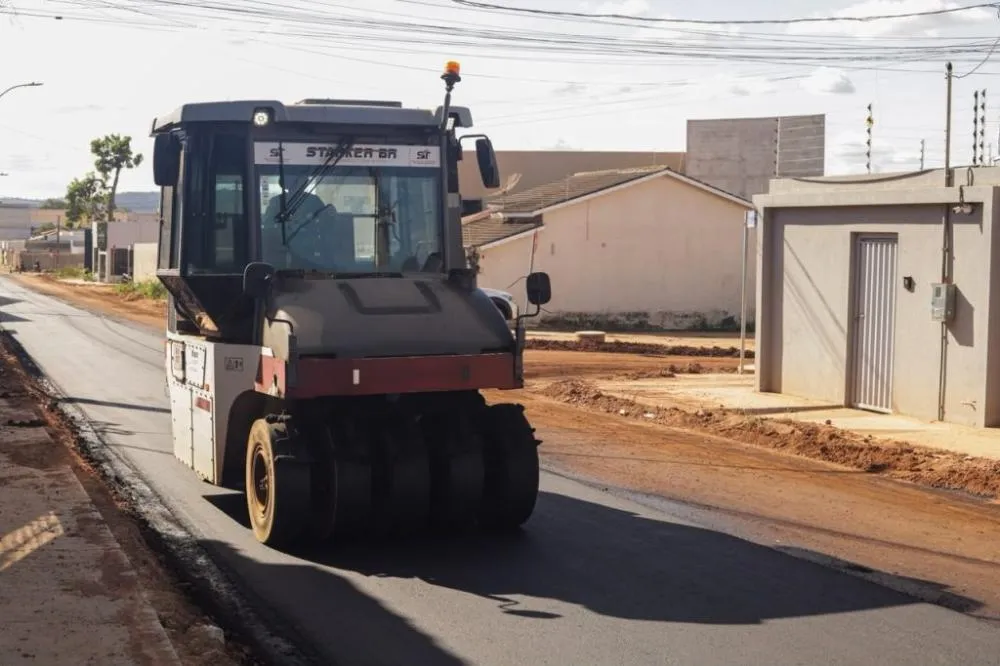 Vale dos Sonhos I e Vale dos Sonhos III recebem pavimentação asfáltica