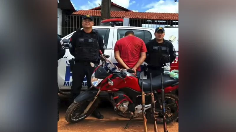 Suspeito de tráfico é preso com drogas, armas e pássaros silvestres
