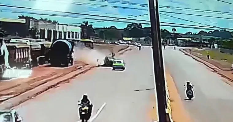 Acidente em Itaituba: carro sobe calçada e mata motociclista