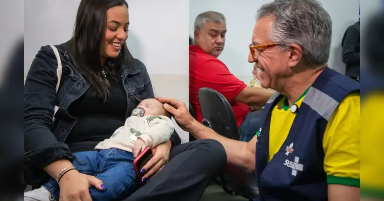 Vacina contra pneumonia e meningite começa a ser aplicada em crianças 