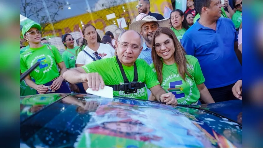 Parauapebas abraça Eugênio Gadelha em adesivaço de inauguração do comitê