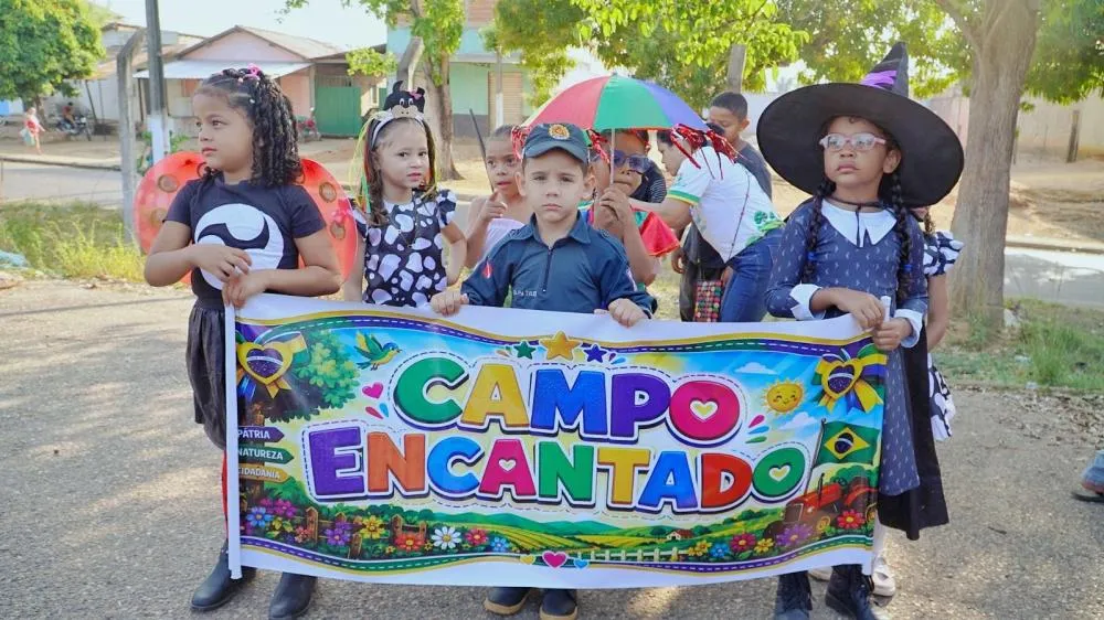 Desfile cívico mobiliza estudantes e emociona comunidade em Parauapebas