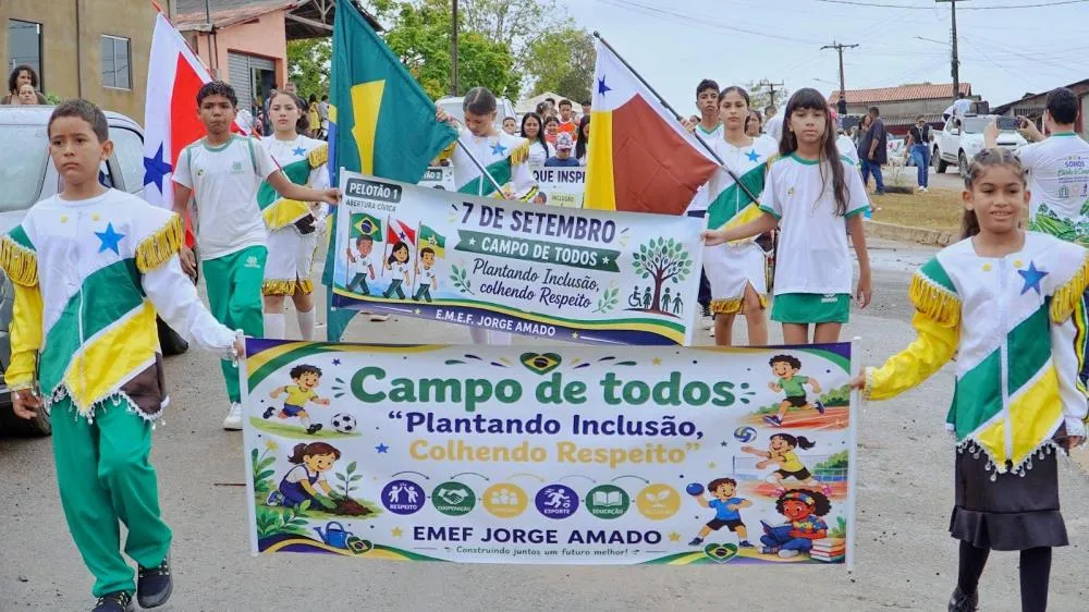 Chuva não para desfile de 7 de Setembro na zona rural de Parauapebas