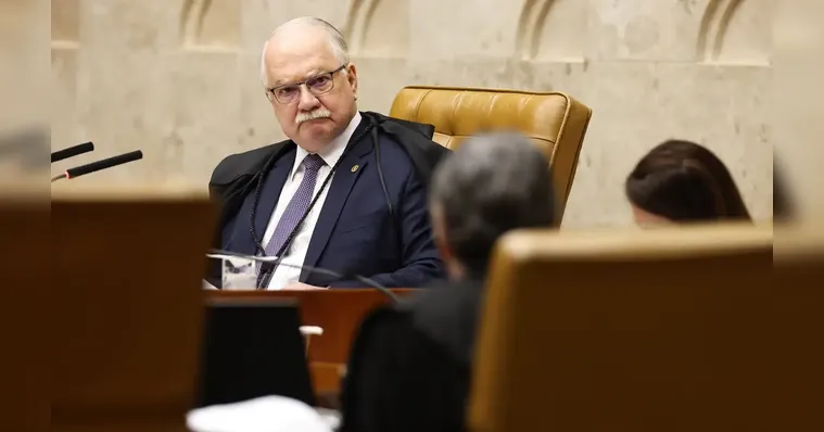 O ministro Edson Fachin avalia substituir André Mendonça no caso de investigação do Banco Master. | (Alejandro Zambrana/STF)