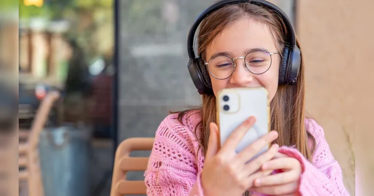 WhatsApp anuncia ferramentas para monitoramento de grupos adolescentes