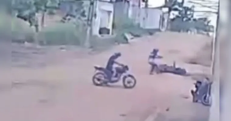 Dupla em motocicleta executa homem a tiros e foge em Marabá