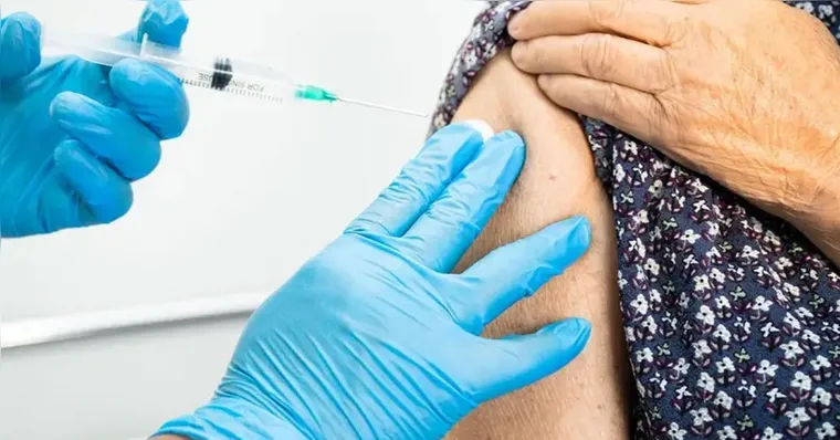 Pará inicia vacinação contra pneumonia para idosos 85+