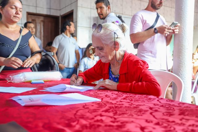 Mais 53 cartões Reforma e Construção são entregues em Canaã