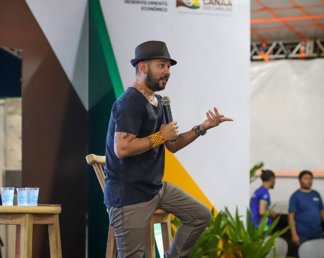 O escritor, poeta e palestrante Braúlio Bessa participou da 6ª Feira de Negócios de Canaã