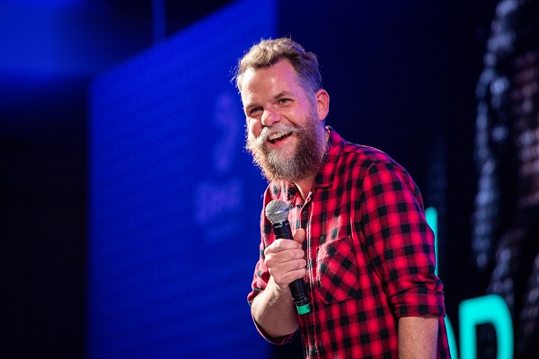 2º dia da Fenecan tem cursos para empreendedores e palestra com Marcos Piangers