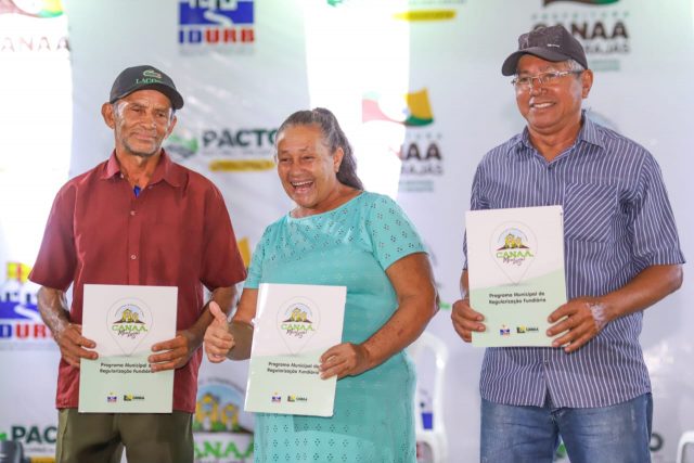 IDURB entregou 218 títulos de regularização fundiária ao bairro Santa Vitória nesta quinta-feira (25)